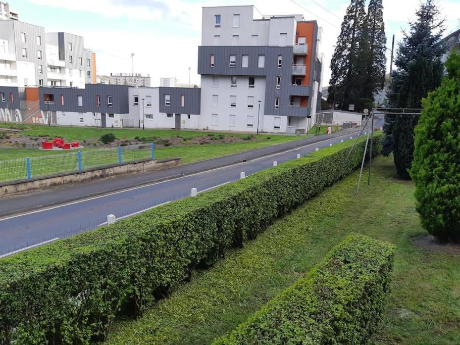 La Briqueterie De *